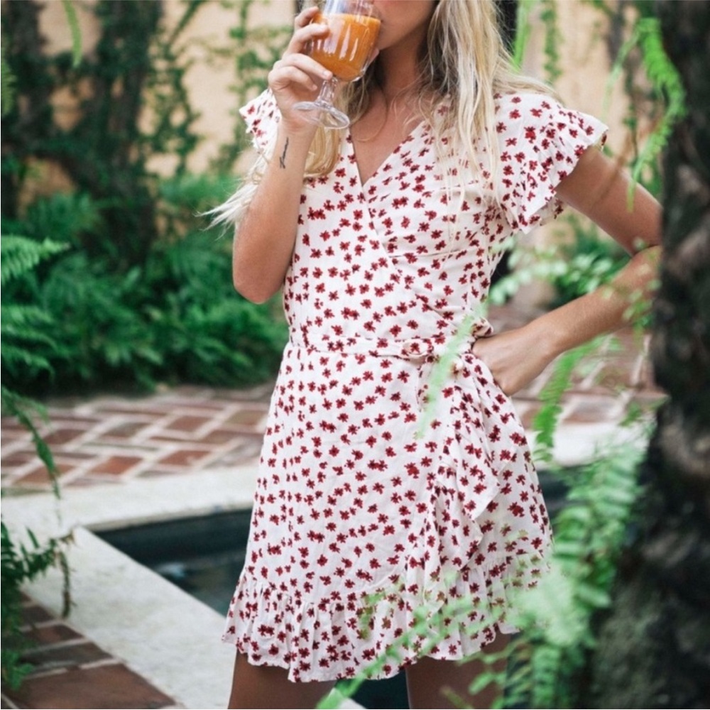 Billabong Red and White Floral Mini Wrap Dress XS